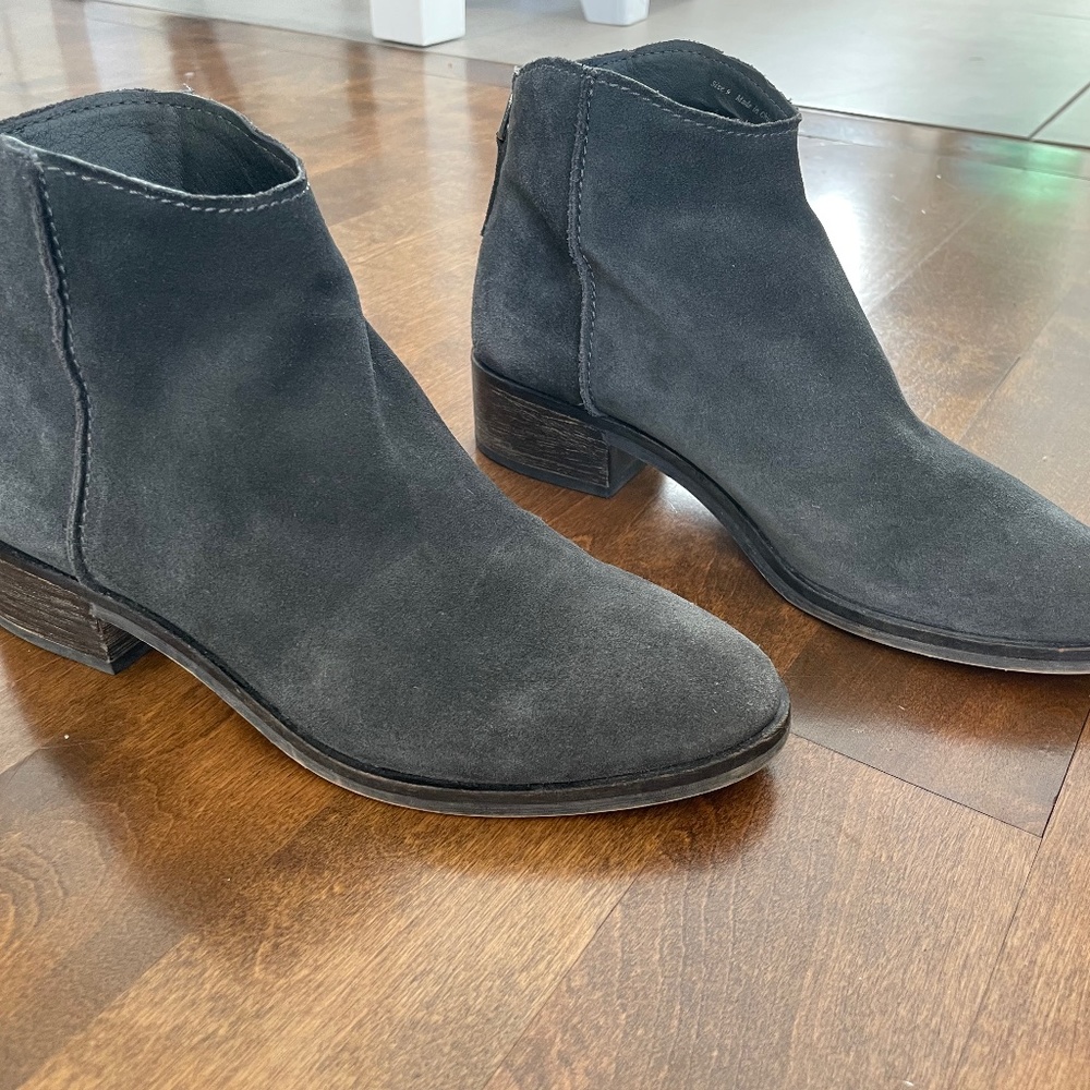 Dolce Vita ankle booties